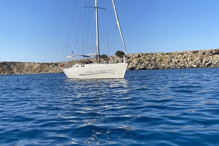 Lindos-Rhodes: Sailing Trip with Lunch and Drinks