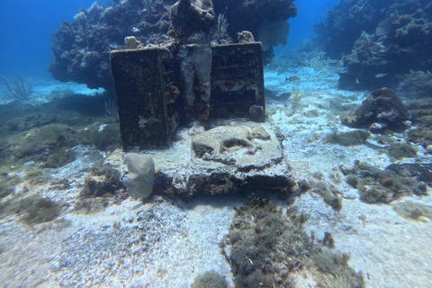Isla Mujeres: Snorkel tour in 3 spots, Underwater Museum, and reefs! Isla Mujeres: Snorkeling tour in 3 spots, Underwater Museum and reefs!