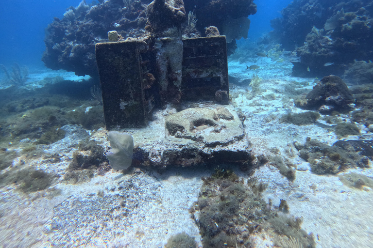 Isla Mujeres: Snorkel tour in 3 spots, Underwater Museum, and reefs! Isla Mujeres: Snorkeling tour in 3 spots, Underwater Museum and reefs!