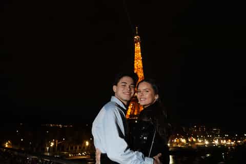 Paris : Séance photo romantique pour couples avec photographe local