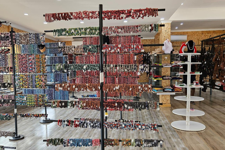 Nairobi: Giraffe Center, Museum of Illusions & Blixen Tour