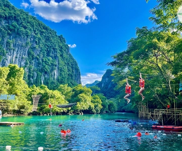 Phong Nha: Grotverkenning en Zipline Donkere Grot Tour