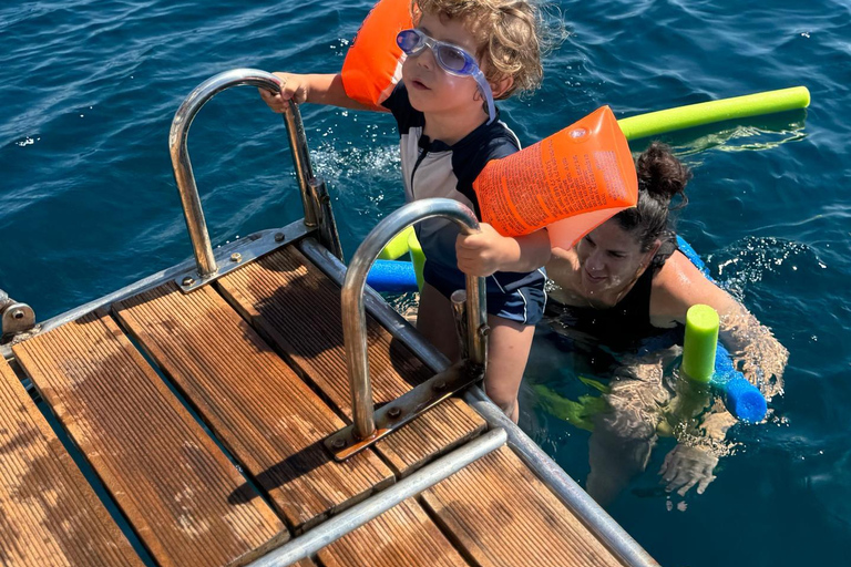 Canal de Corinto: travesía en barco con fondo de cristal St. Andreas