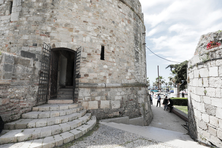 Excursão de um dia para Durres saindo de Tirana: Explore a história e o litoral