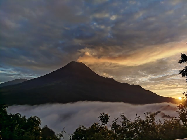 Yogyakarta: Merapi Sunrise, Prambanan & Borobudur climb-up