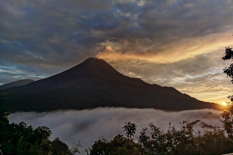 Yogyakarta:Mount Merapi Night Lava Flow or Sunrise Hike Tour Sunrise & Lava Flow View