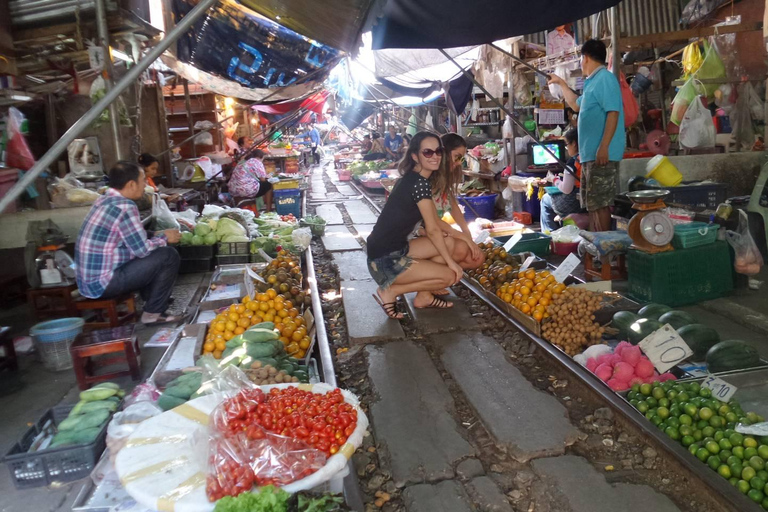 بانكوك: السوق العائم وسوق القطار، ومعبد التنين، والمقهى التايلاندي