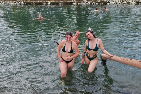 جولة قرية الهبوط الأولى وبركة الطين في الينابيع الساخنة