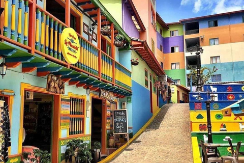 Excursão a Guatapé: Alto del Chocho, Piedra del Peñol, almoço e muito maisExcursão a Guatapé: Alto del Chocho, Pedra do Peñol, almoço e muito mais