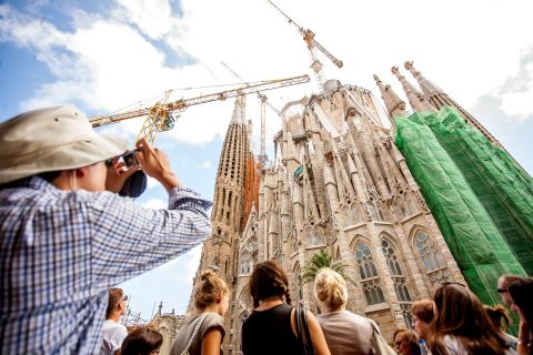 Barcelone : visite guidée de la Sagrada Família avec accès à la tour
