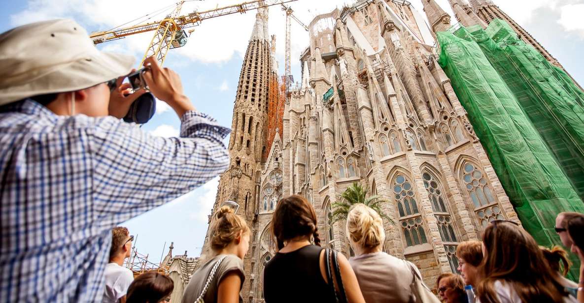 Barcelone : visite guidée de la Sagrada Família avec accès à la tour