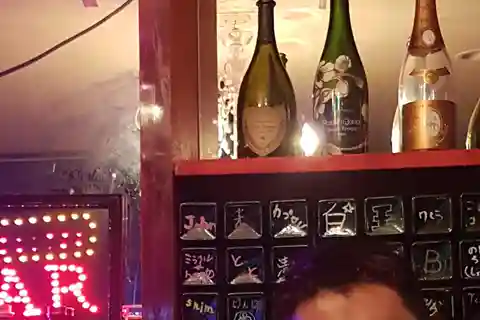 大阪：ディナーとドリンク付き LGBTQ+ ツアー