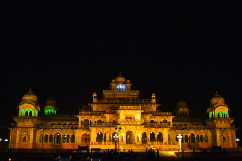 Jaipur: Tour nocturno privado con mirador al atardecer de NahargarhExcursión en Tuk-Tuk con conductor de habla inglesa