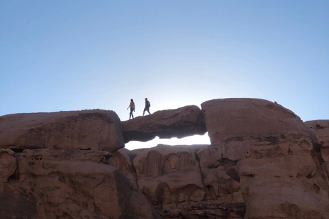 Deserto del Wadi Rum: Tour di un giorno in Jeep e pranzo tradizionale