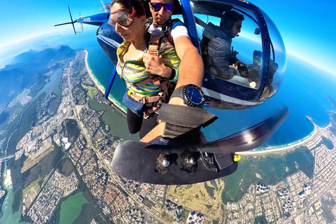 Rio de Janeiro: Tandem jump in Barra da Tijuca Rio de Janeiro: Tandem skydiving in Barra da Tijuca