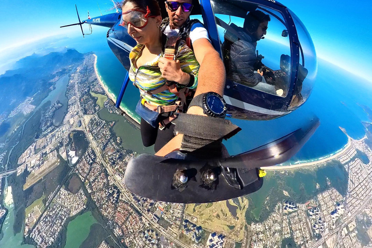 Rio de Janeiro: Tandem jump in Barra da Tijuca Rio de Janeiro: Tandem skydiving in Barra da Tijuca