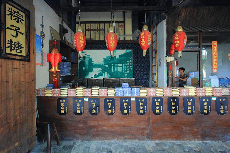 Wuzhen: Private Multilingual Guide Tour & Hotel Pick-Up West Gate Tour: French & German Guide + Hotel Transfer