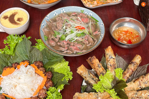 Da Nang: prepara 5 piatti vietnamiti con visita al mercato localeCorso di cucina vietnamita con 5 piatti, Pho e tour del mercato