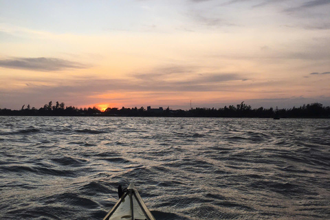 Hoi An: Viaggio in stand-up paddling all'alba per conoscere la vita locale