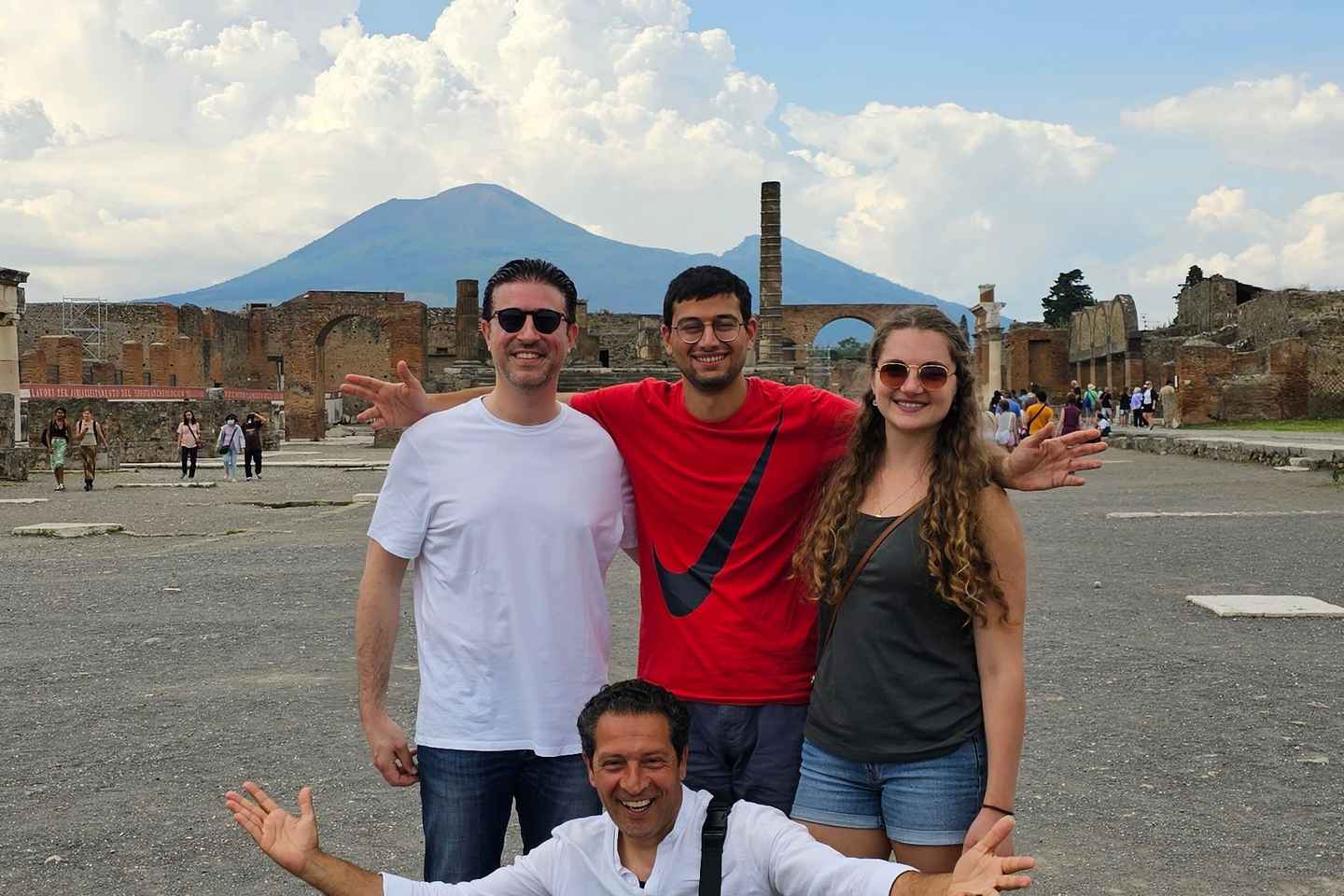 Pompei: Tour with Archaeologist Guide & Skip-the-Line Entry