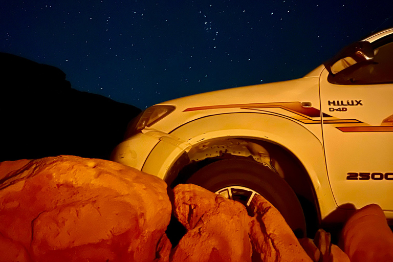 Wadi Rum: Hidden Valleys Tour with Bedouin Lunch