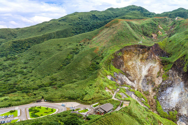 Taipei Nature Tour (Yangmingshan Park & Tamsui Day Trip) Taipei nature tour - Business Van