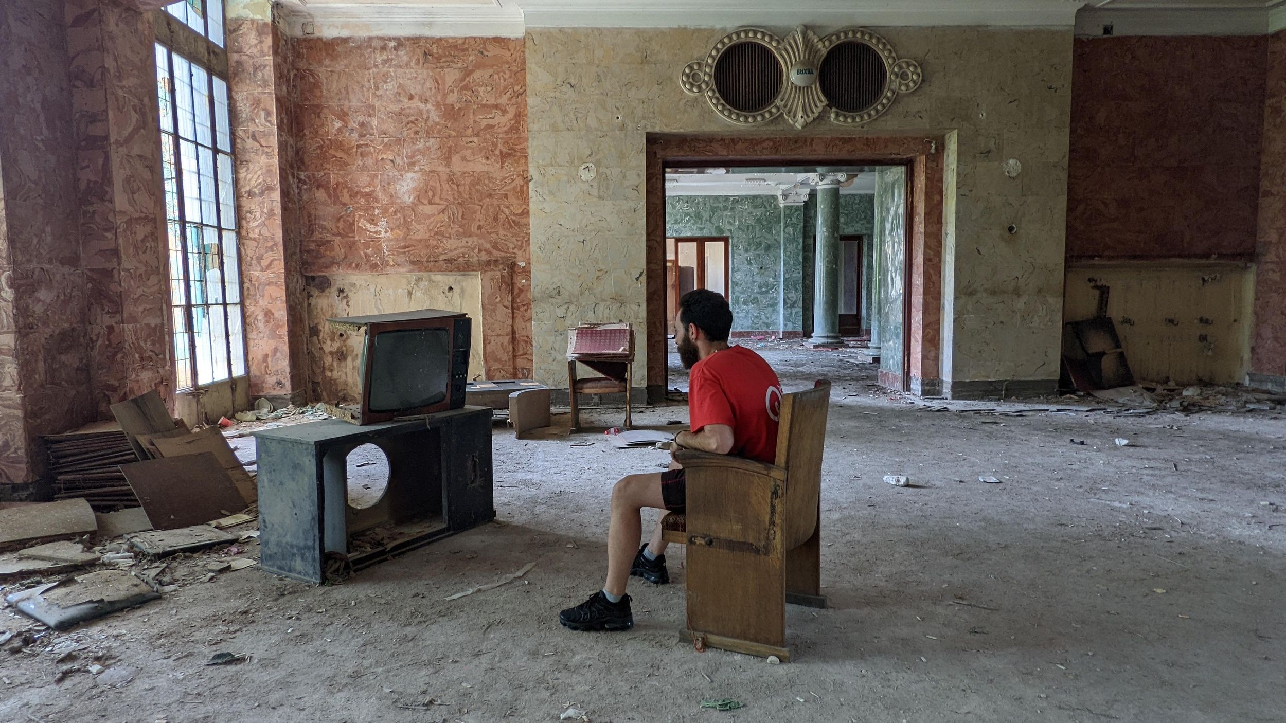 Kutaissi: Tagestour zum verlassenen sowjetischen Sanatorium in Zkaltubo