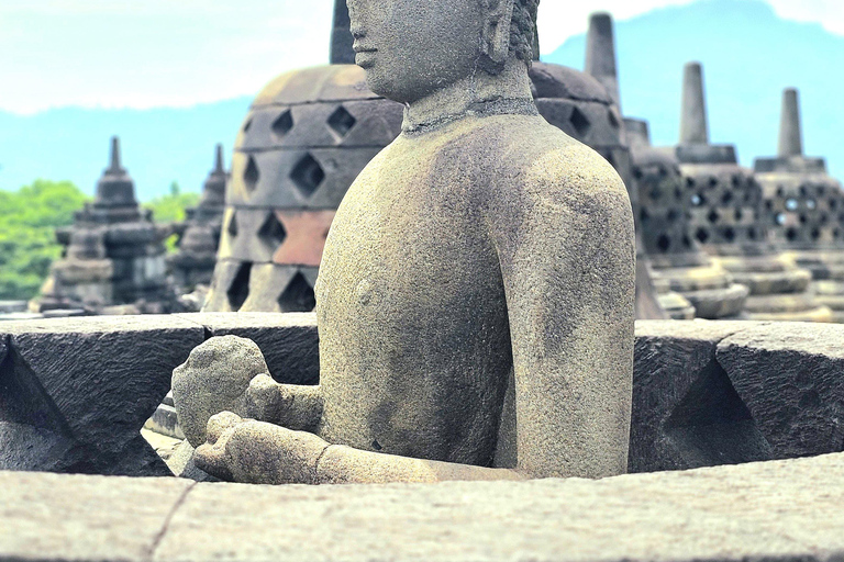 Yogyakarta Selogriyo Trek & Borobudur Drone Adventure