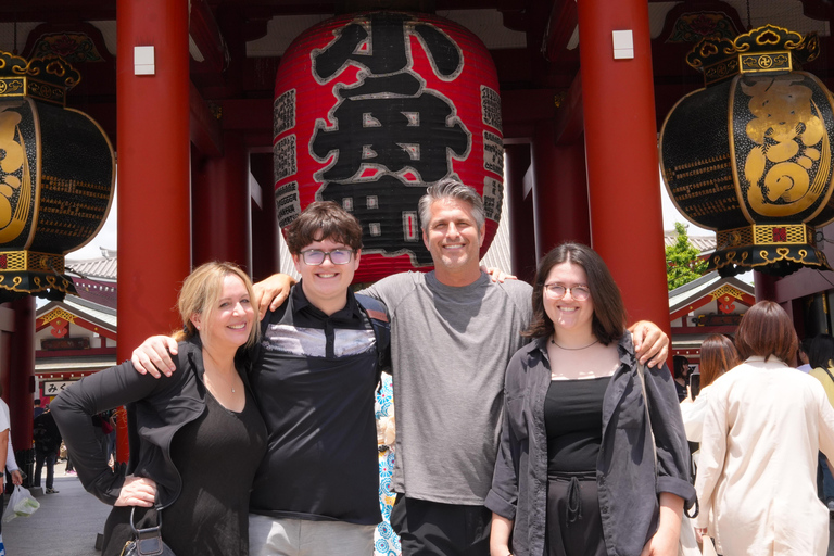 Tokyo Private Local Walking Tour (Must See Places in 1 Day) 4 Hours Option