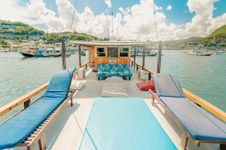 Labuan Bajo: 3-Day Komodo Sailing & Overland Tour, 12 Stops Standard Boat | 3-Day Komodo Sailing | 9 Stops | No Overland