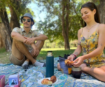 Partilhar o mate e todos os seus segredos: um piquenique no Parque Gral San Martín