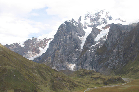 Randonnée guidée dans la cordillère de Huayhuash - circuit complet