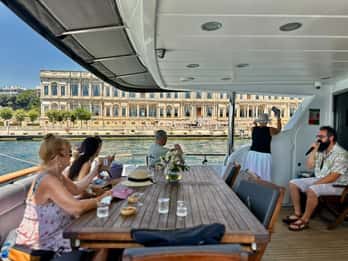Istanbul: Bosphorus Strait and Black Sea Lunch Cruise