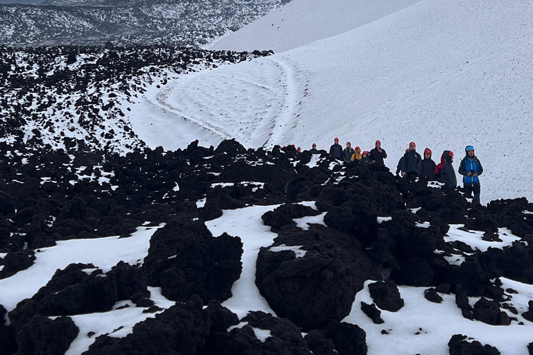 Etna en invierno: excursión a 3000 metros con teleférico y guía