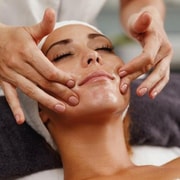 Hoang Spa: Facial Care with Organic & Herbal Products Hoang Spa: Facial Care with Organic & Herbal Products