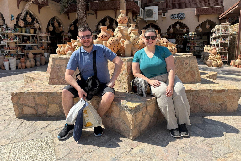 Muscat: Nizwa, Jabreen Castle & Bahla and more Sharing Tour