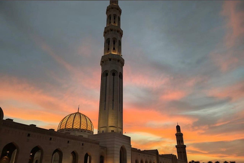 Muscat Evening Experience: Souq Walk, Coastal Views & Local