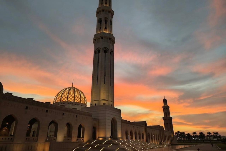 Muscat Evening Experience: Souq Walk, Coastal Views & Local