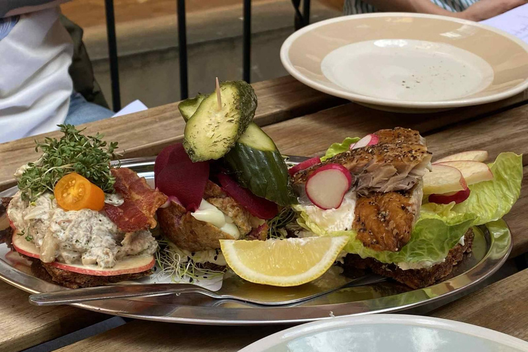 Copenhagen: Vegan/Vegetarian Food Bike Tour with Tastings