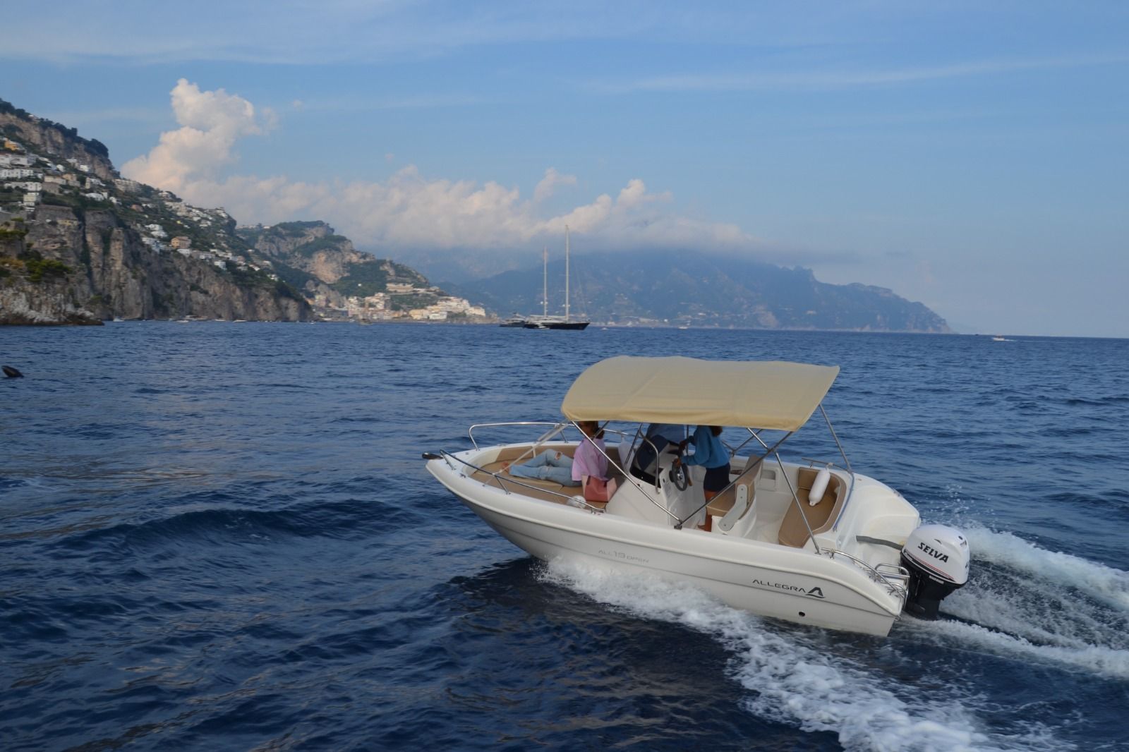 Amalfiküste: Boote in Salerno ohne Lizenz mieten