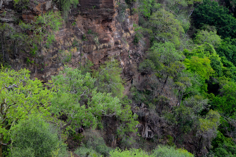 Lake Chala Tour: Wandelen en/of kajakkenMeer van Chala: Wandelen naar de grensrots