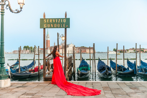 Venice: Flying Dress Photoshoot with video option Standard: 45 mins | 20 photos