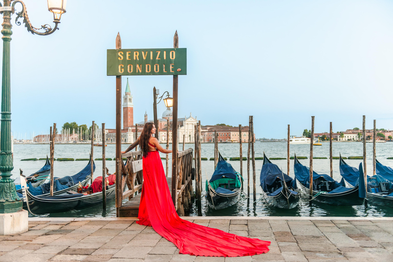Venice: Flying Dress Photoshoot with video option Standard: 45 mins | 20 photos