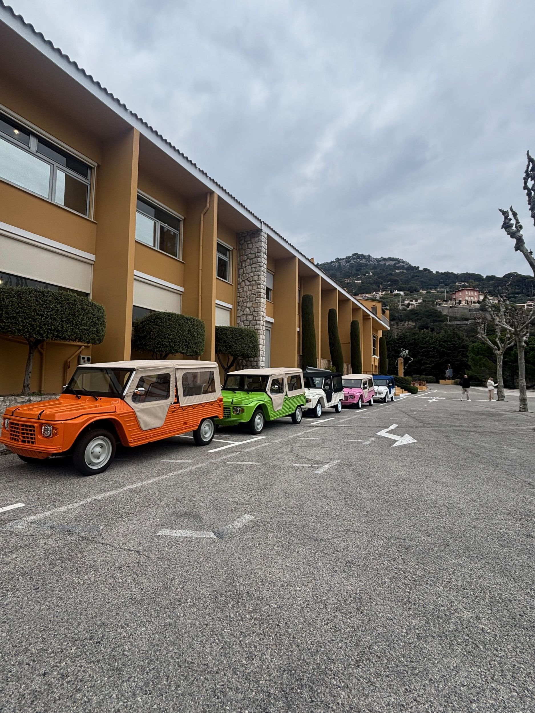 Méhari-Tour nach Èze und Besuch der Parfümerie Fragonard
