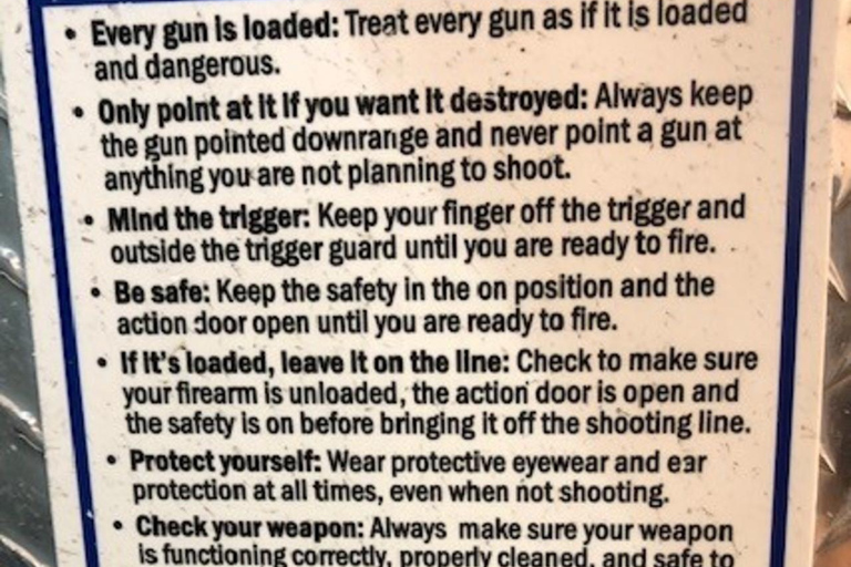 Il Lake Highlands Shooting Center è un poligono di tiro al coperto: