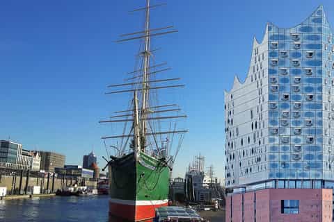 Elbphilharmonie Tour without Concert Halls & Harbor Cruise