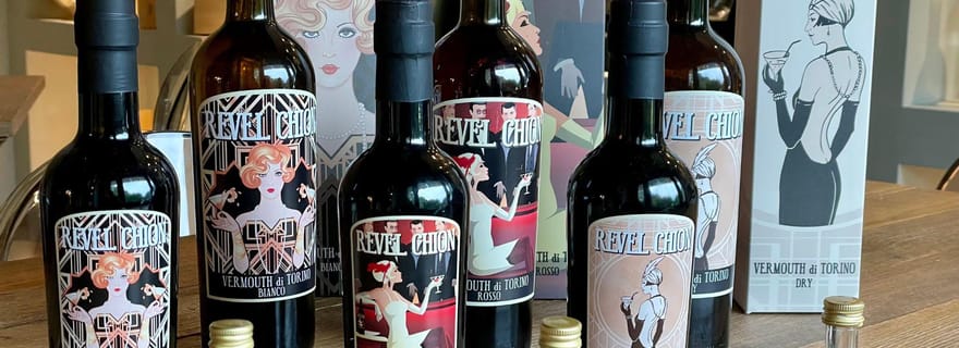 Dégustation de vermouths et de spiritueux dans une distillerie près de Turin