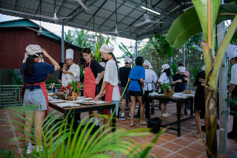 Siem Reap: Clase práctica de cocina camboyana y visita al mercadoSiem Reap: Clase de cocina jemer en casa de un lugareño