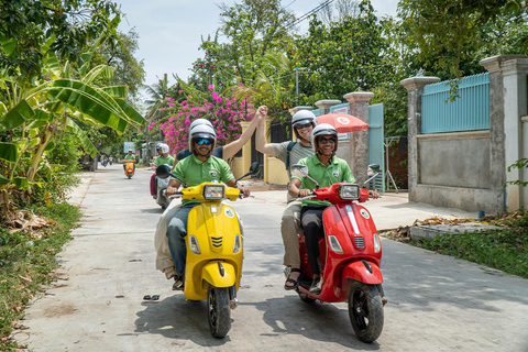 Tour in Vespa dell&#039;Isola della Seta di un giorno intero con pranzo in una casa locale