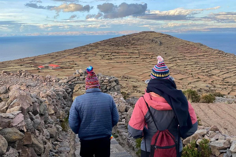 Lago Titicaca 2 días/1 noche: visita Uros, Taquile y Amantani